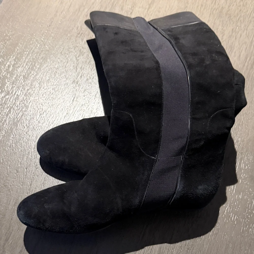 Black Suede Knee-High Boots - Picture 2 of 9